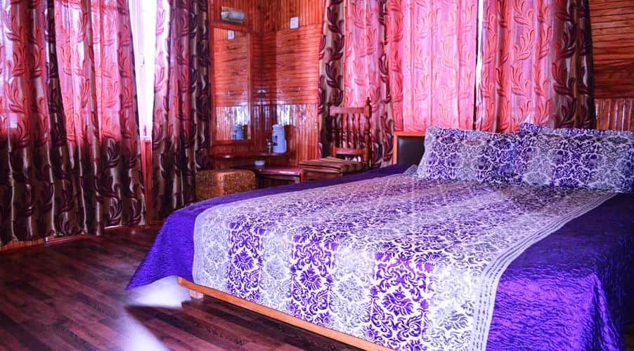 Paristan Resorts Deluxe Double Bed 2